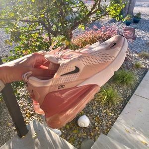 Nike AirMax 270